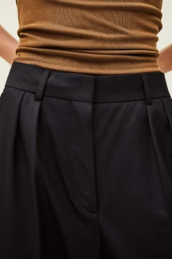 NANI pantalón ancho de lana € 225 € 157,50