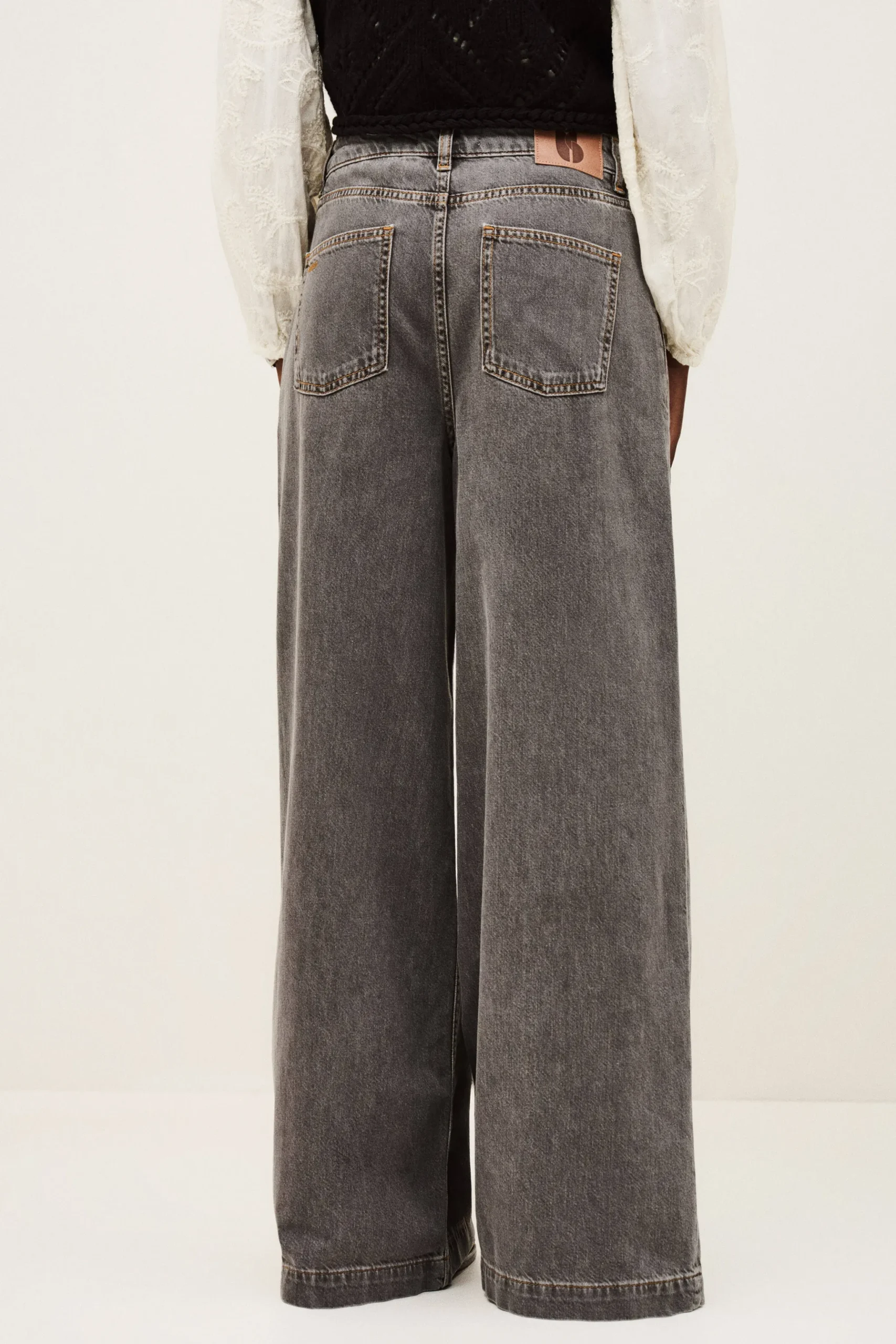 YUSC JEAN
